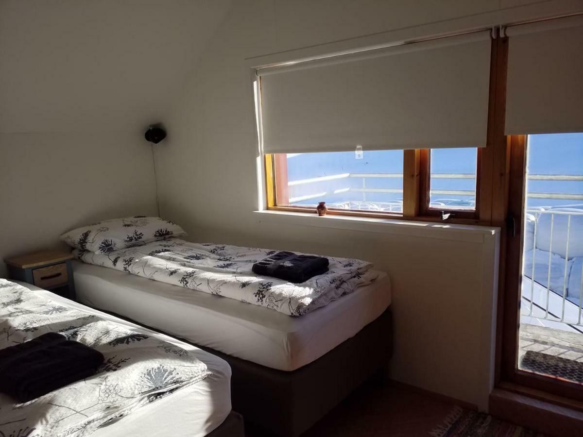 Flaga 2 Guesthouse Hrifunes Bagian luar foto